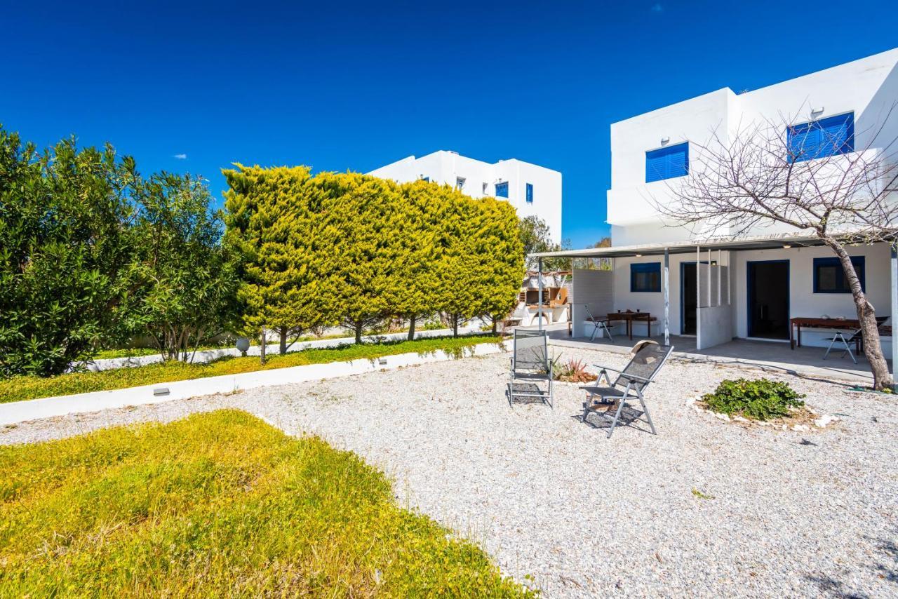 Apartment Play On The Adamantas (Milos)