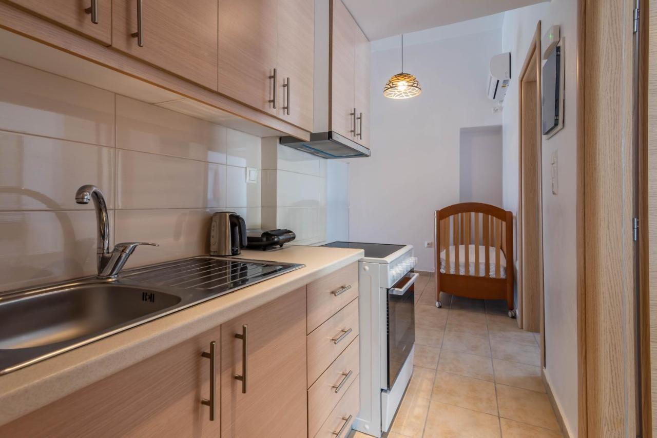 Apartment Play On The Adamantas (Milos)