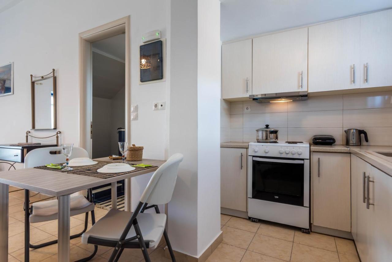 Apartment Play On The Adamantas (Milos)